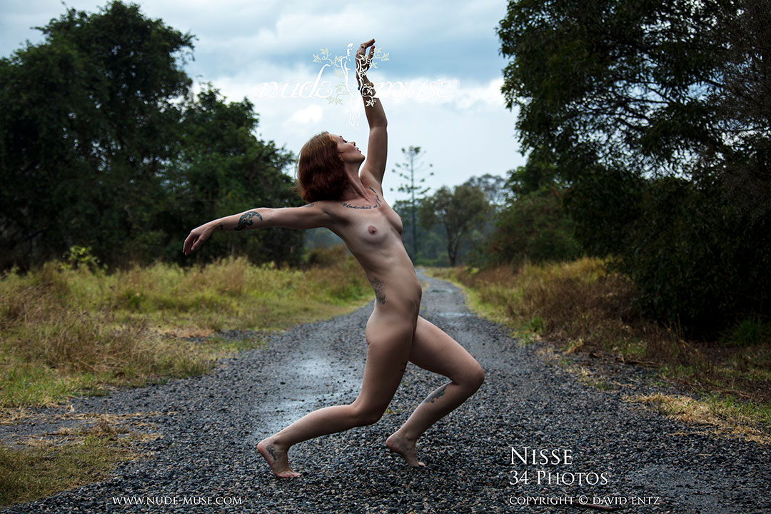 nisse on  the nude track