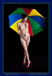 breahana nude with umbrella