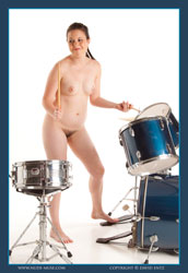 ellie nude drummer